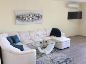 Отель Luxurious, completely renovated apartment  Ямбол